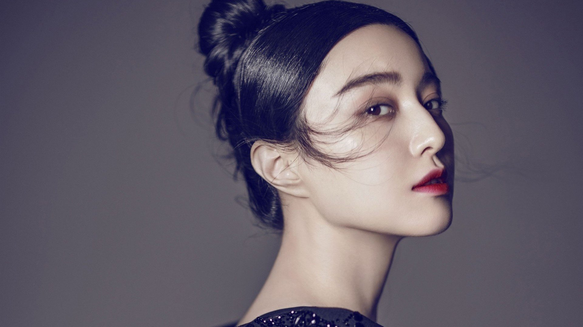 “帕布罗·马特拉的全能防守,助美洲狮队在全球橄榄球赛场中脱颖而出”