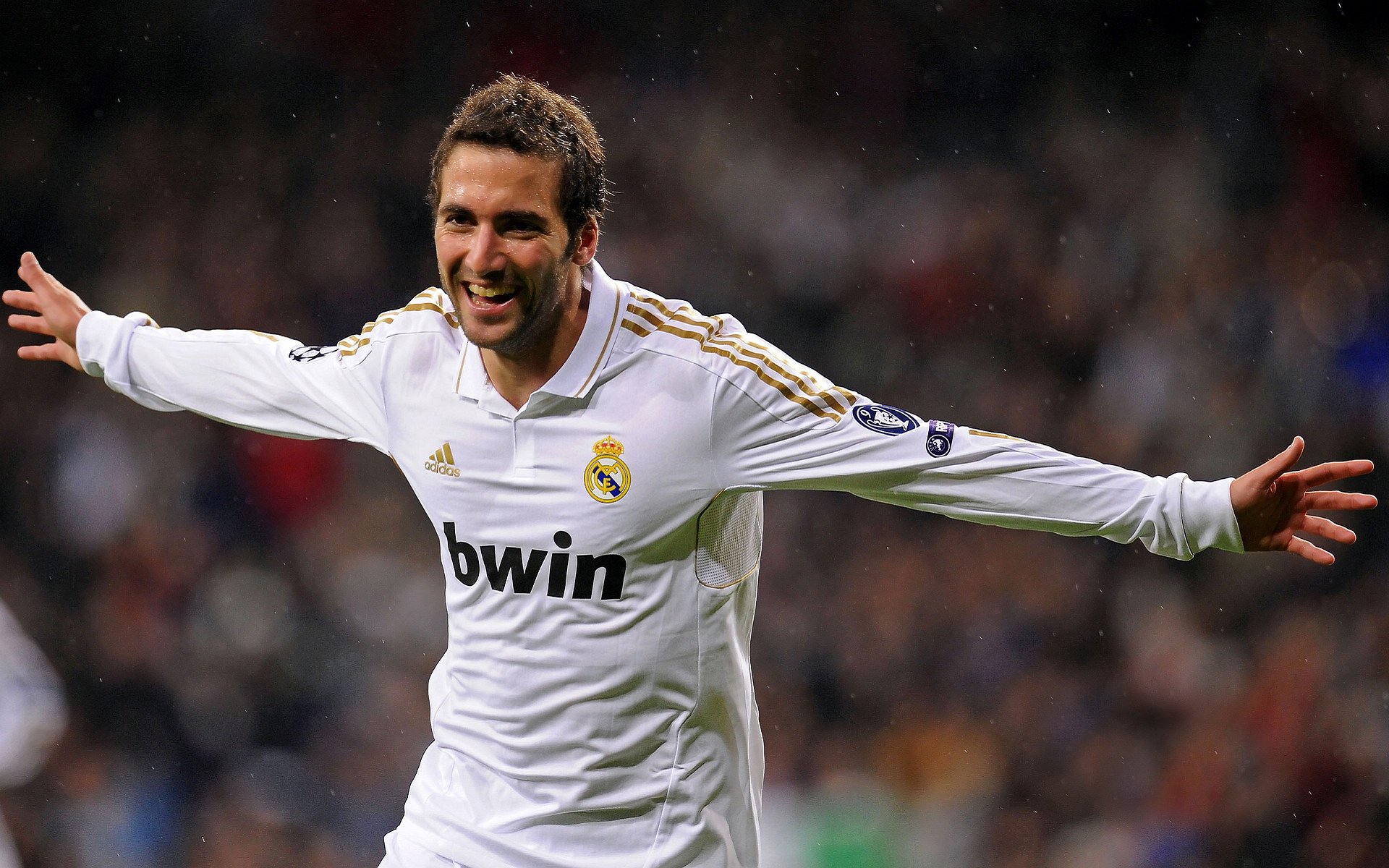 热刺的困境：球迷嘘声与球员冷落主帅的背后真相，热刺球迷反应视频